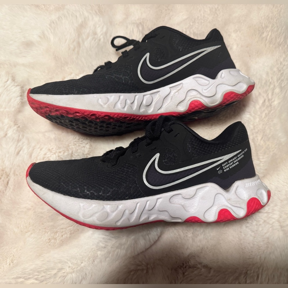Women’s 8.5 Nike